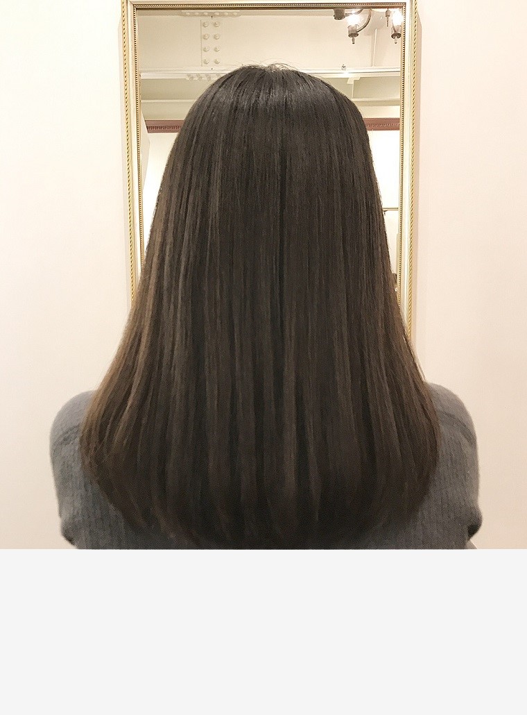 ナチュラルな艶