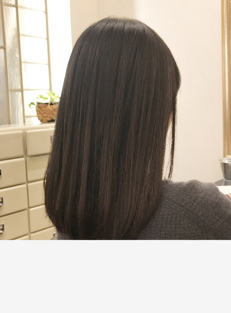 ナチュラルな艶