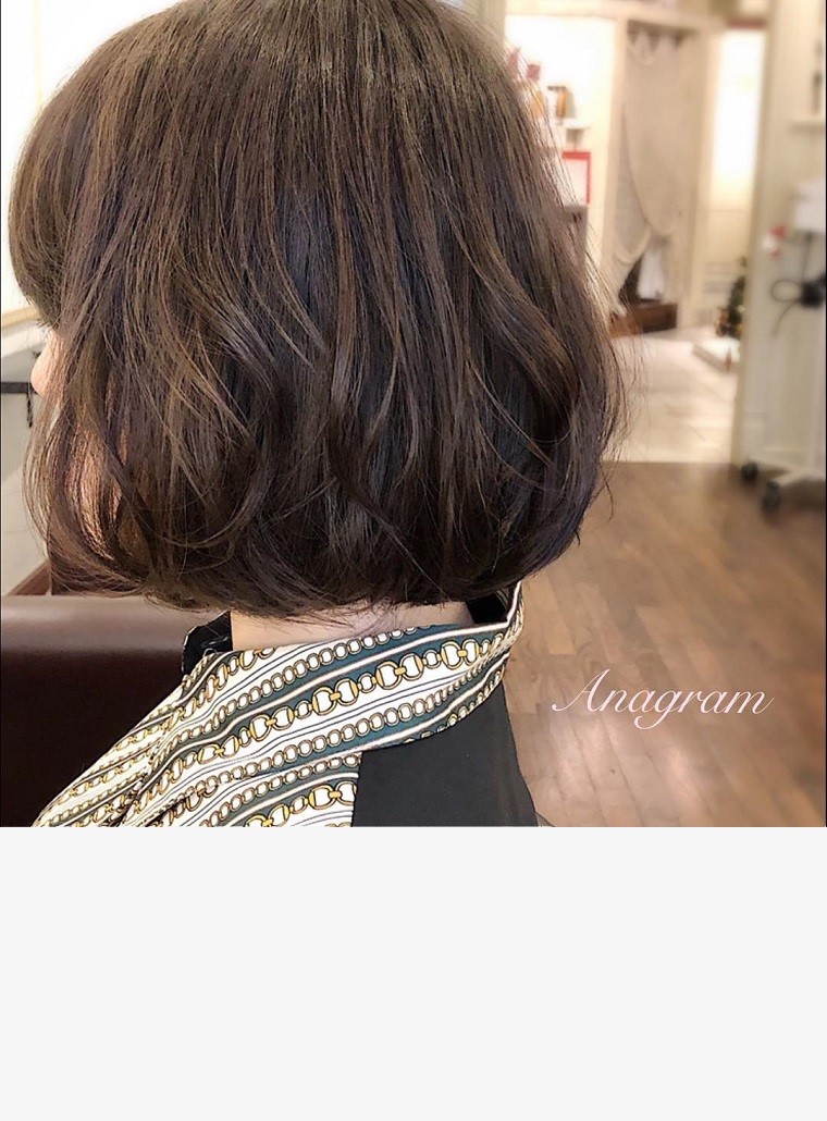 重さと軽さがMIXした大人ボブ